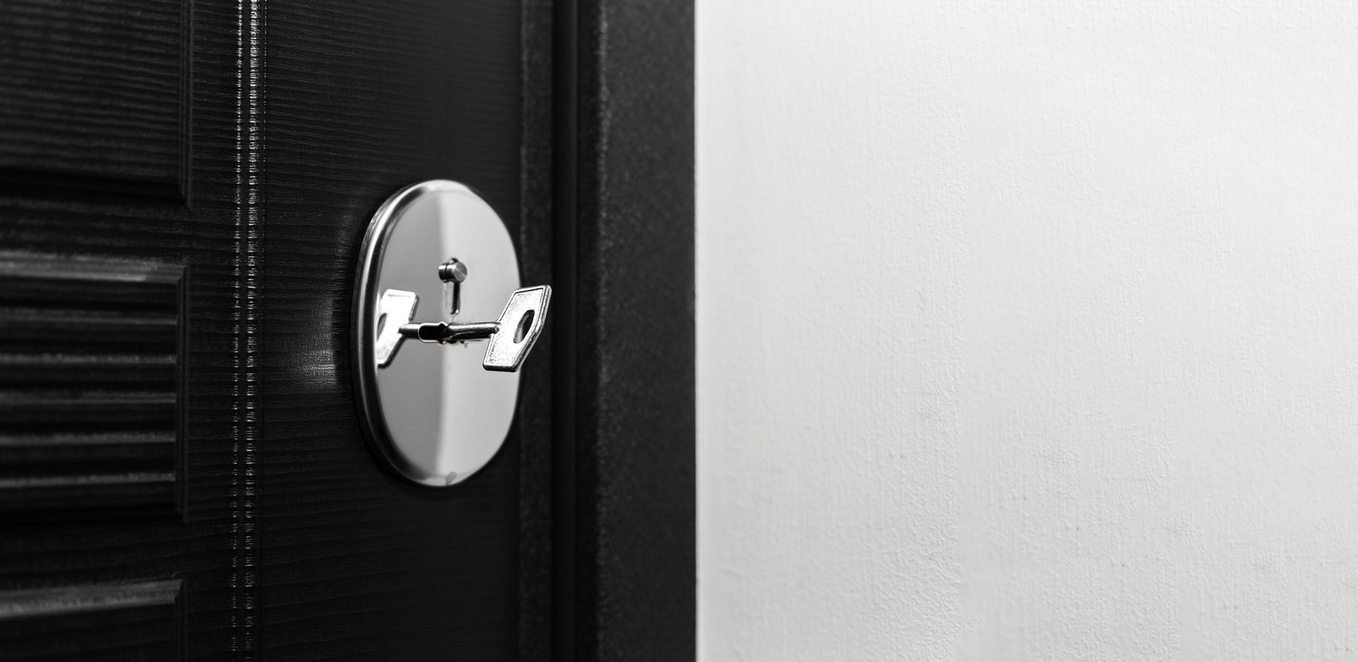 Bezpieczne Mieszkanie: Wybieramy Drzwi Antywłamaniowe