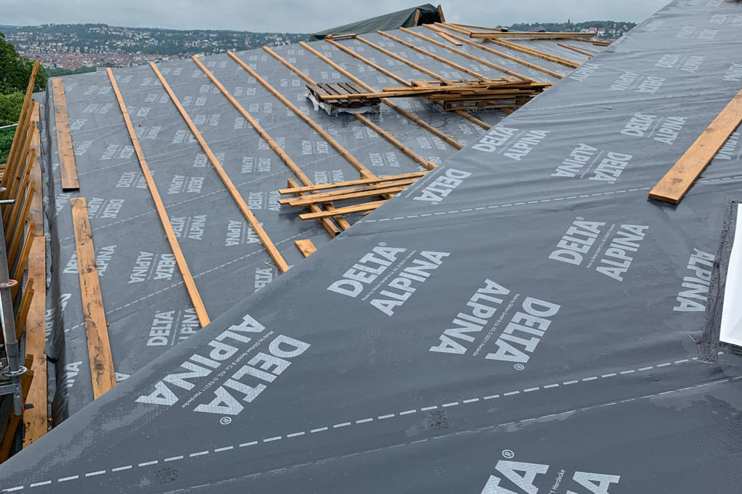 Jak ułożyć membranę dachową? Poradnik montażu krok po kroku
