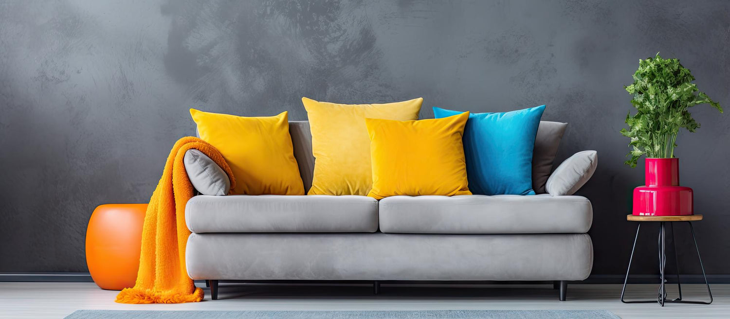 Jak wybrać miękką sofę z poduchami do swojego mieszkania?